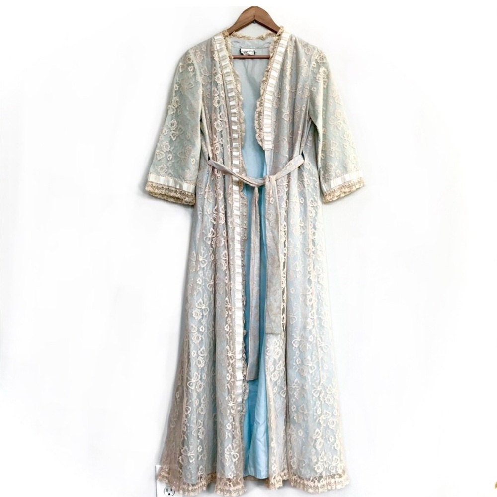 Vintage Saks Fifth Avenue lacy bed jacket/ robe
